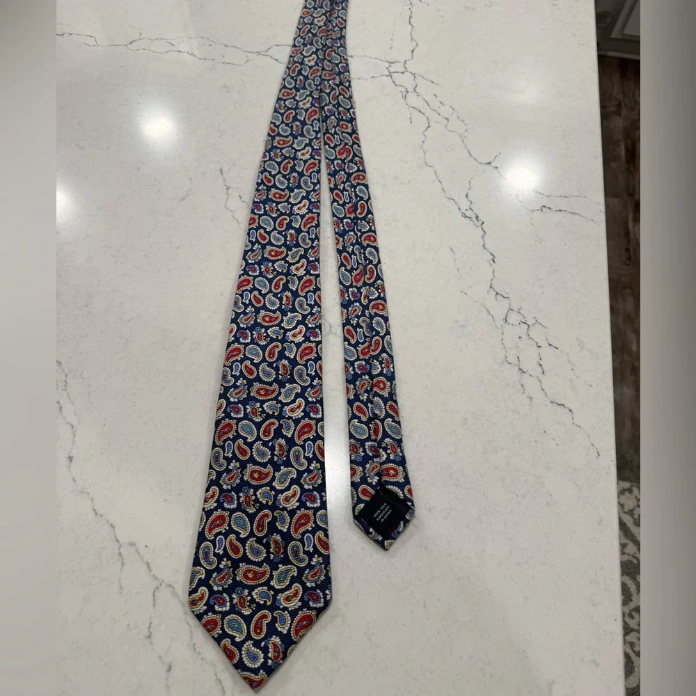 American Living Men's Tie 100% Silk Paisley Blue Red White Yellow
